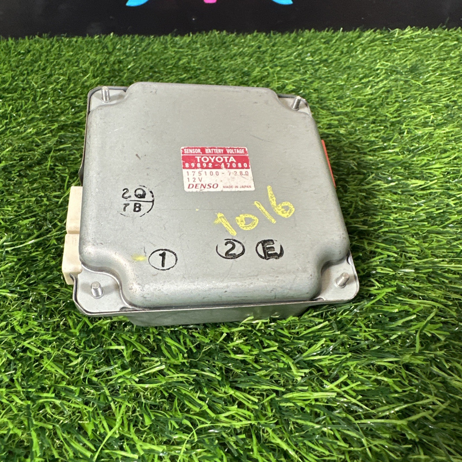 Toyota Prius Hybrid 2011-2015 Bettery Voltage Sensor Control module 89892-47080
