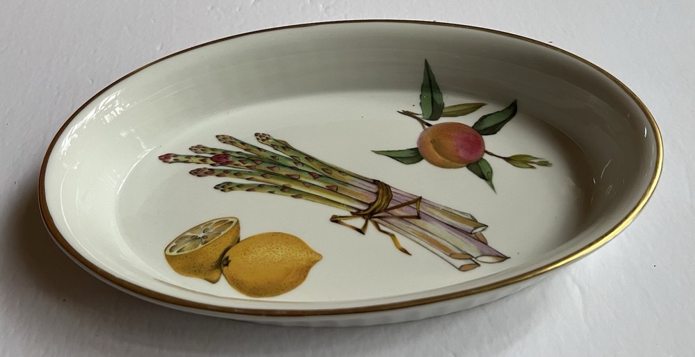 Royal Worcester Oval Serving / Baking Casserole EVESHAM Fruit England