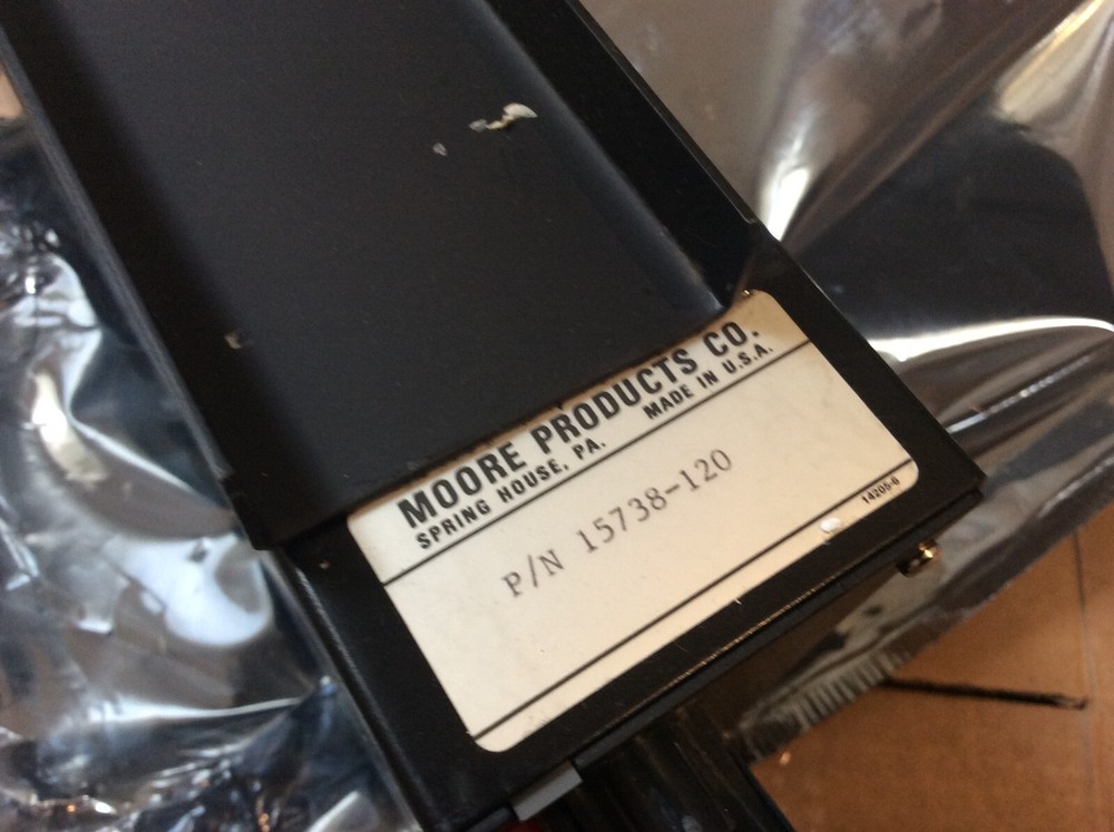 Moore 15738-120 Digital Single Loop Controller