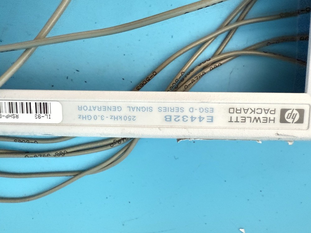 HP Agilent E4432B ESG-D Series Signal Generator Front Panel Assembly w/ RF Cable