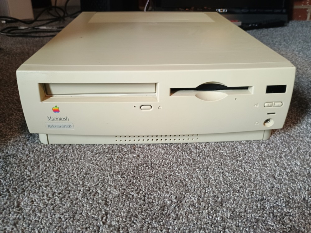 Apple Macintosh Performa 6214CD M3076 - Untested - As Is