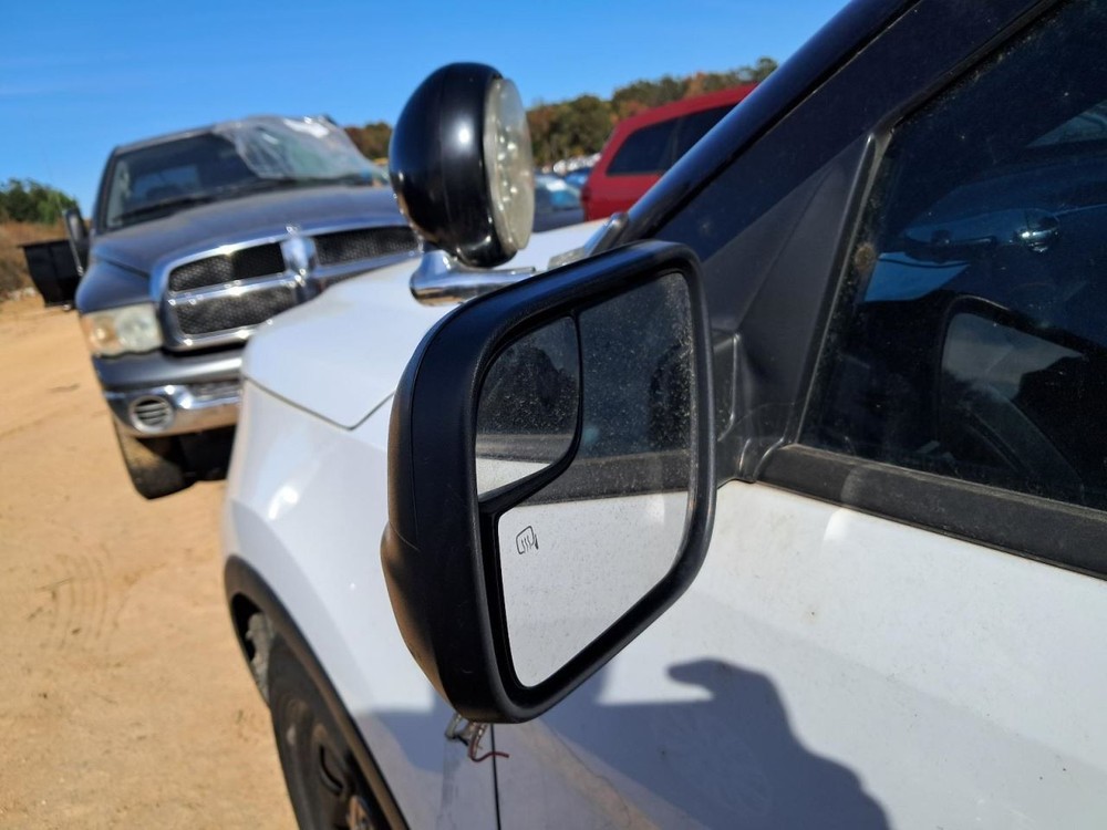 EXPLORER 2018 Glove Box 4844487