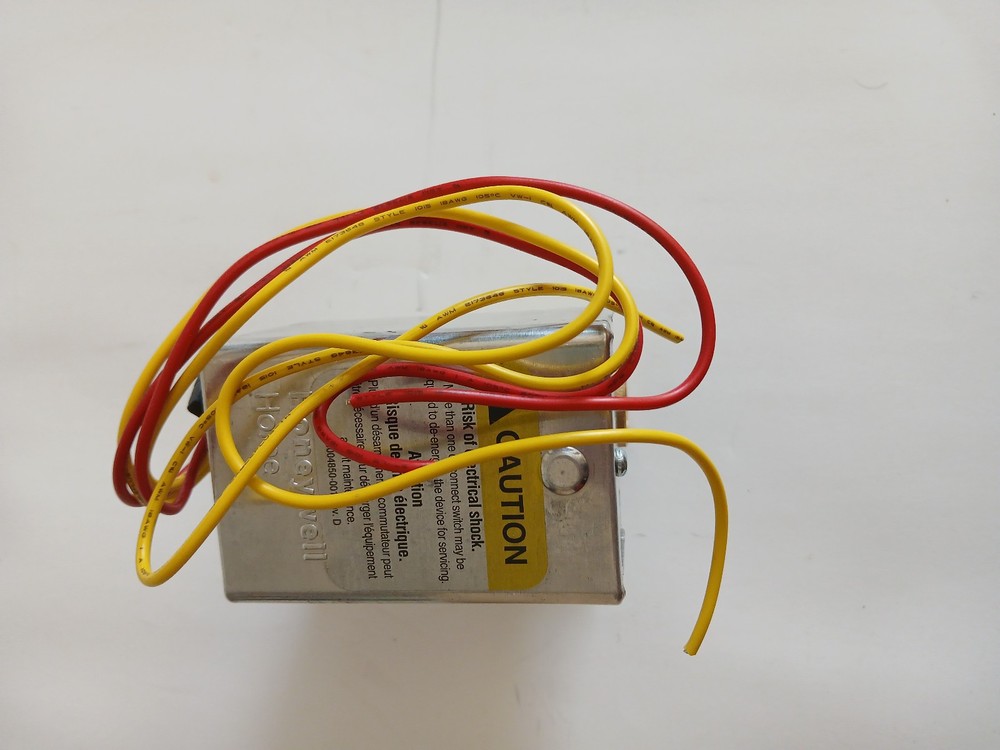 Honeywell Home Motorized Valve model V8043E1012