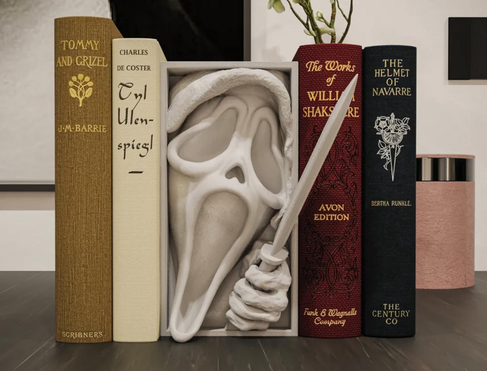 Ghostface Book Nook - Scream Horror Bookshelf Decor | Horror Gift