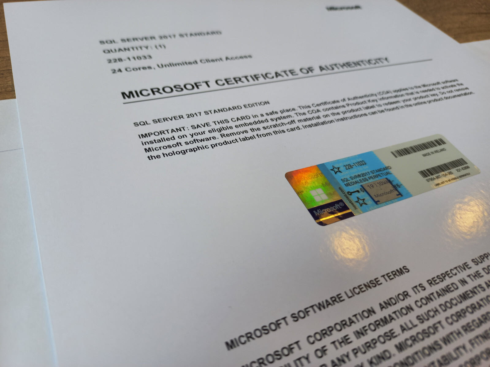 Microsoft SQL Server 2017 Standard 24 Core unlimitd User CAL Authentic 228-11033