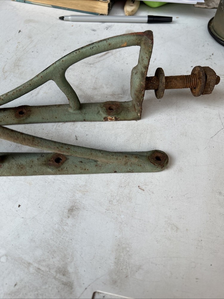 Vintage Case Iron Shelf Bracket Pair Unbranded 3 Sets