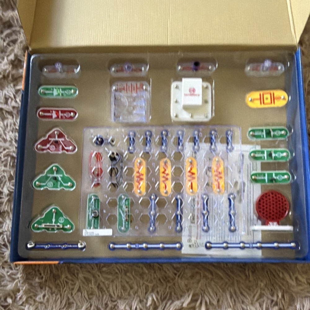 Do & Discover Electro-Gadget 200 Electronics Kit TRU-200