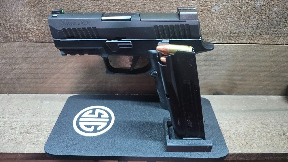SIG P325 Display Stand