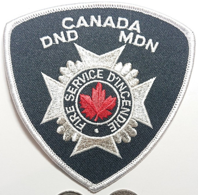 Canada DND MDN Fire Service D'Incendie Silver Patch Badge Crest
