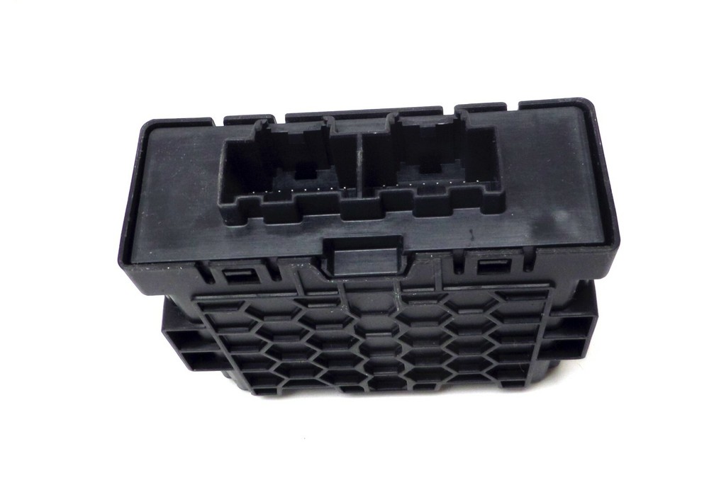 13598293 Serial Data Gateway Control Module 2019 Chevrolet Camaro