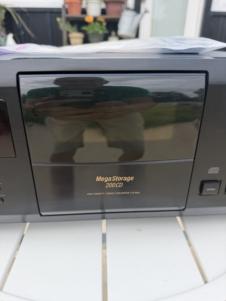 SONY CDP-CX200 Compact Disk MEGA STORAGE 200 CD PLAYER REMOTE MANUAL TESTED