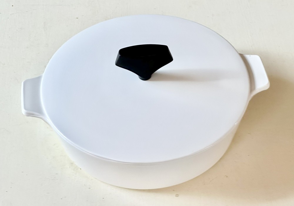 Vintage MCM Corning Ware Buffet Serving Dish Solid White B-1 w/Lid 1 QT