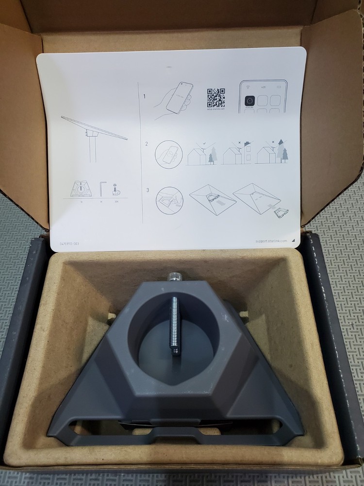 Starlink mount and cable