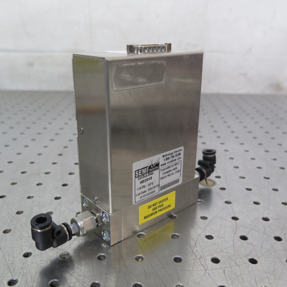 R196806 SemiFlow Engineering SFC 300M Mass Flow Controller CO2 250 SCCM