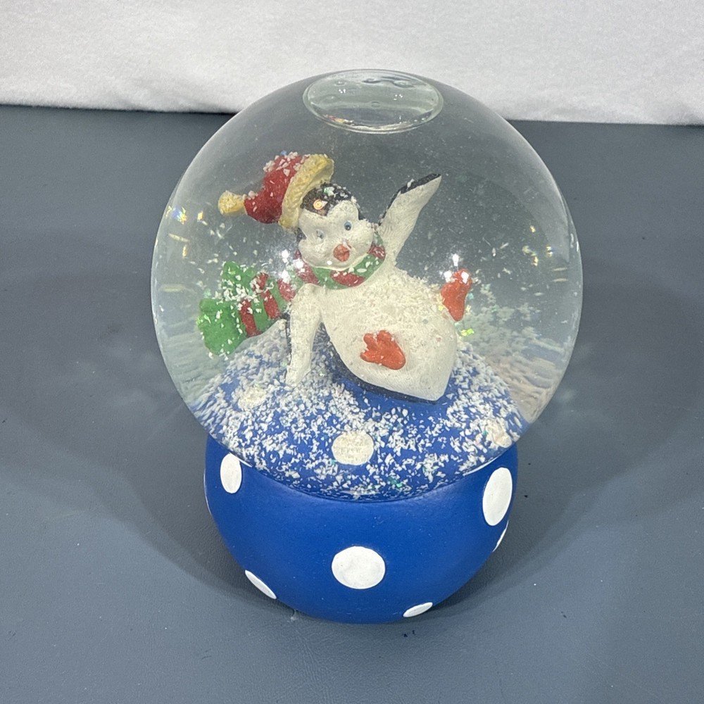 Penguin Snow globe Collectable
