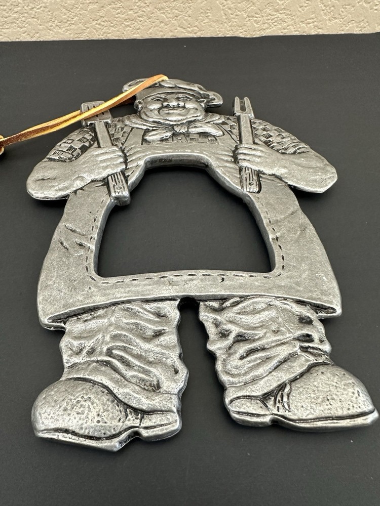 Hanging Metal Chef Cook Dinner 10” Kitchen Wall Decor EUC Heavy