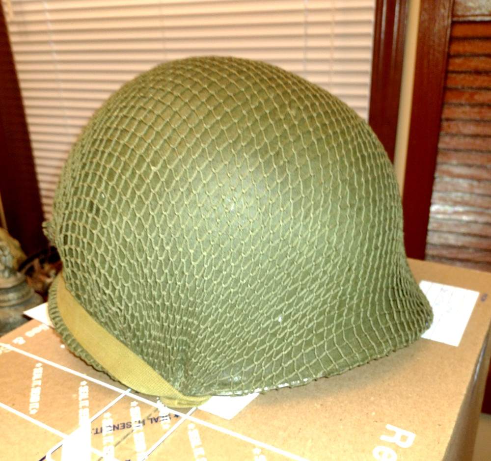 WW2 helmet front seam fixed bale United carr