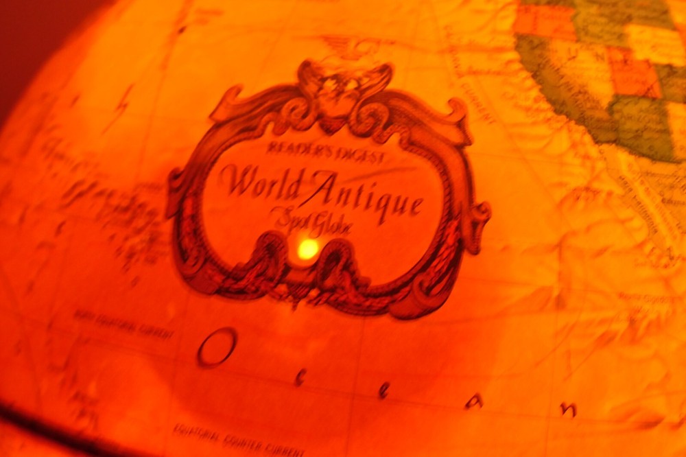 Readers Digest World Antique Spot Globe