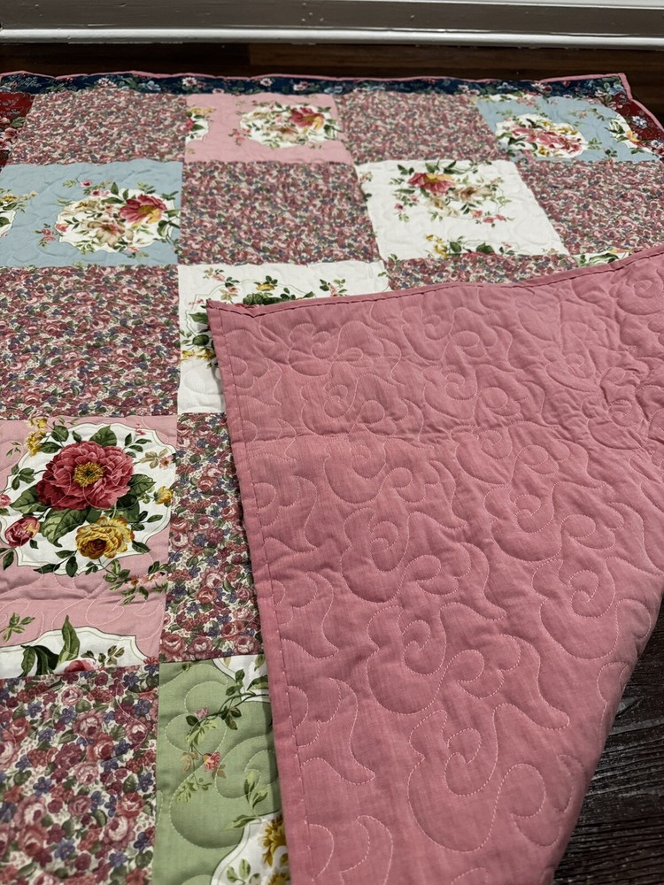 Cottage Chic Floral Patchwork Quilt Bedspread 51x41”