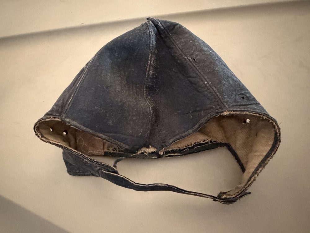 WW2 Aviator Hat / Helmet???
