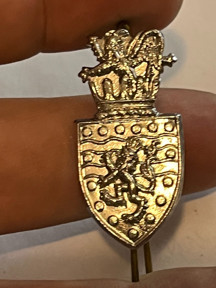 Devon and Cornwall Constabulary Collar Badge with Slider