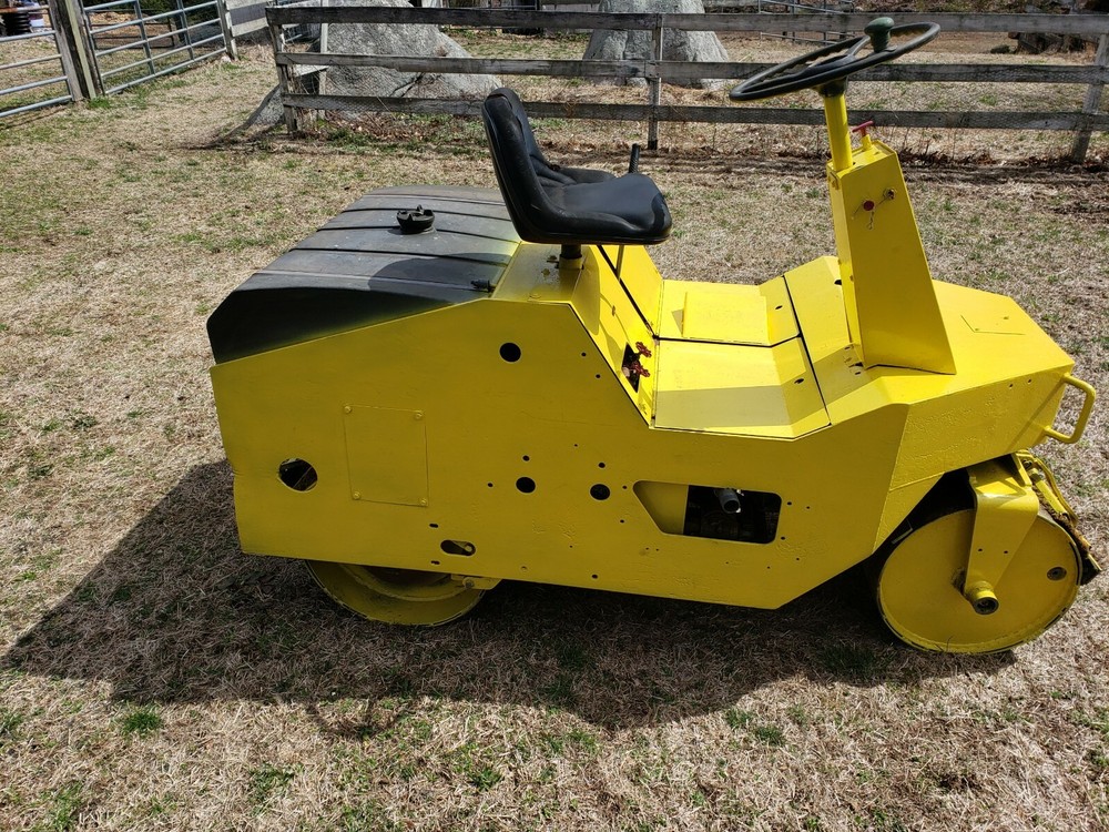 Vibrating Roller Compactor