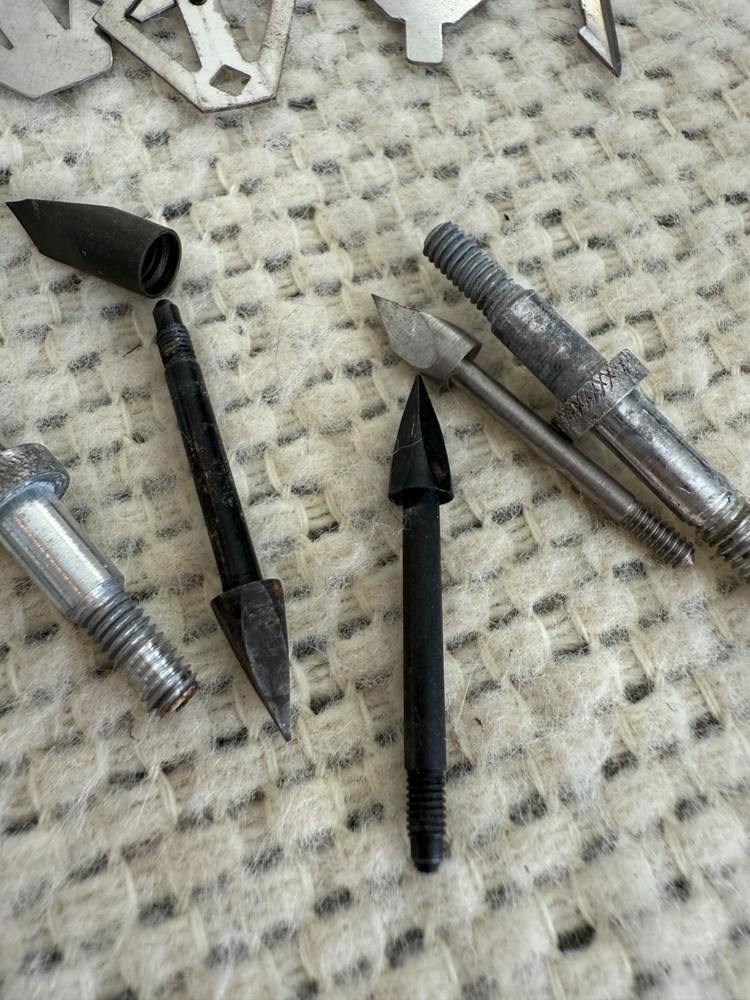 Misc Broadhead Parts Pieces Lot