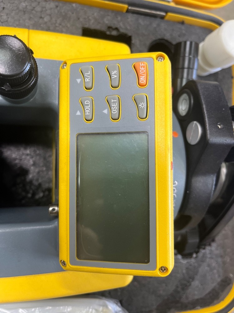 Spectra DET-2 Digital Electronic Transit Level Theodolite with Case
