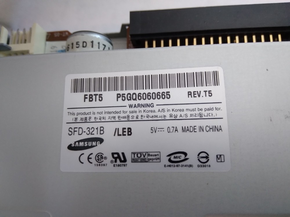 Samsung SFD-321B 3.5" Internal Floppy Disk Drive