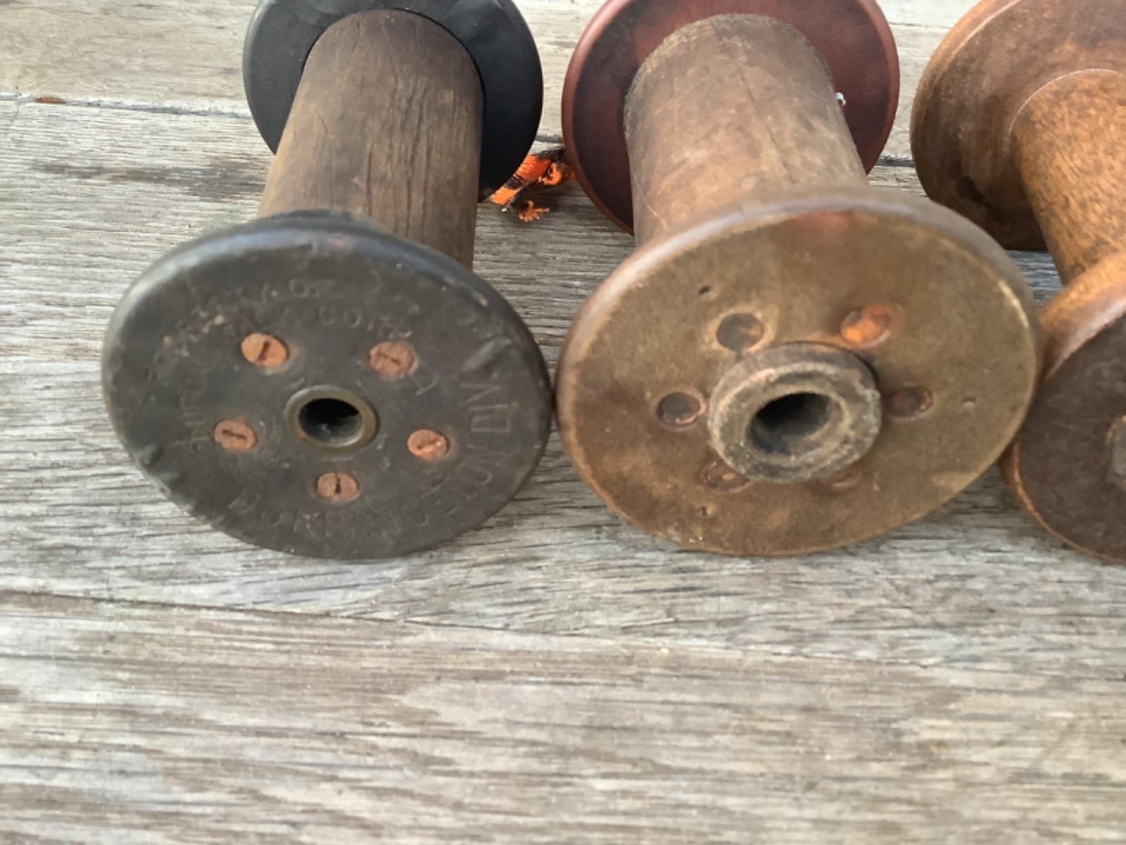 (5) Rustic Vintage Primitive Textile Mill Wooden Spools/ Bobbins 3-4" tall J5