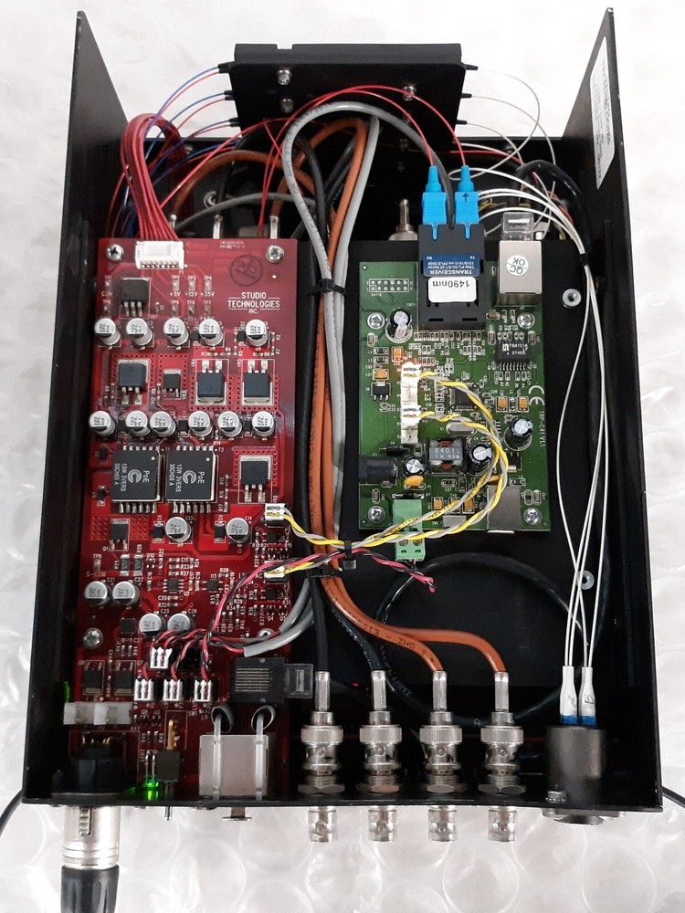 Studio Technologies LL3GCR-032 3G Control Room Unit NO AC & TOP Cover *TESTED*