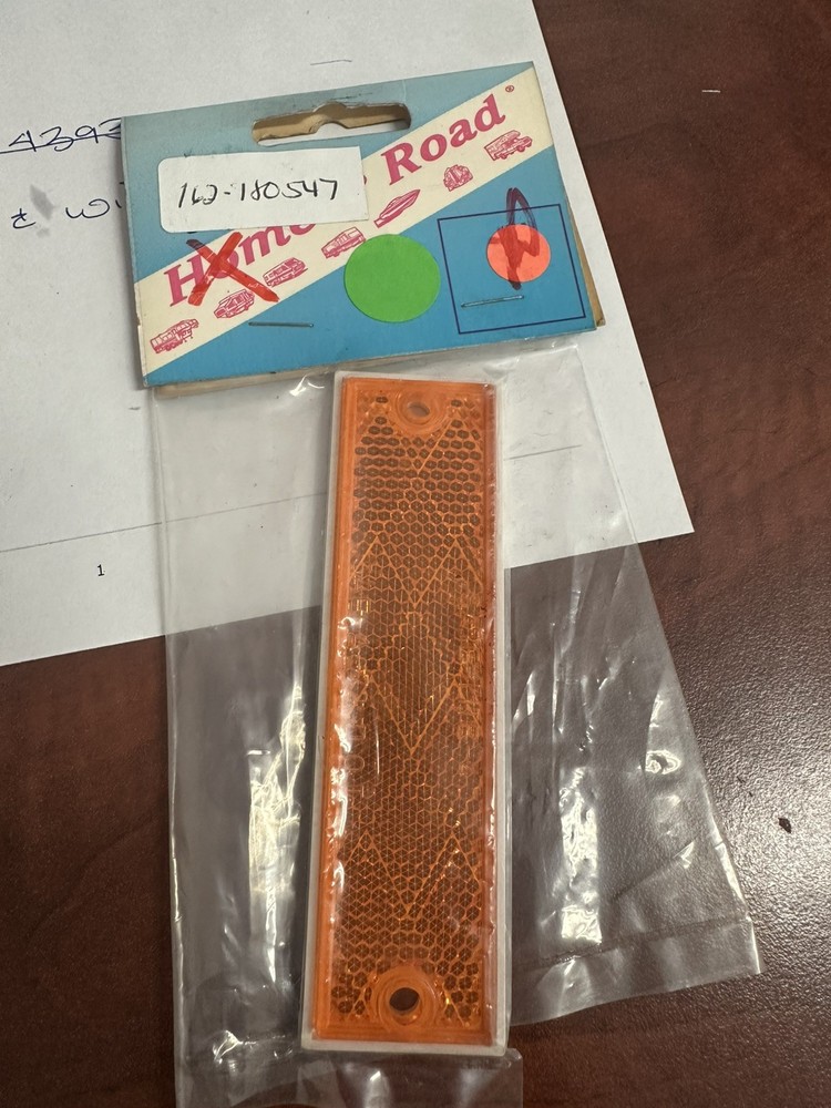 98003Y TRUCK-LITE RECTANGLE REFLECTOR