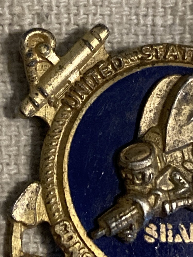 WWII US Navy Sterling Seabees Sea Bees CB DI DUI Pinback