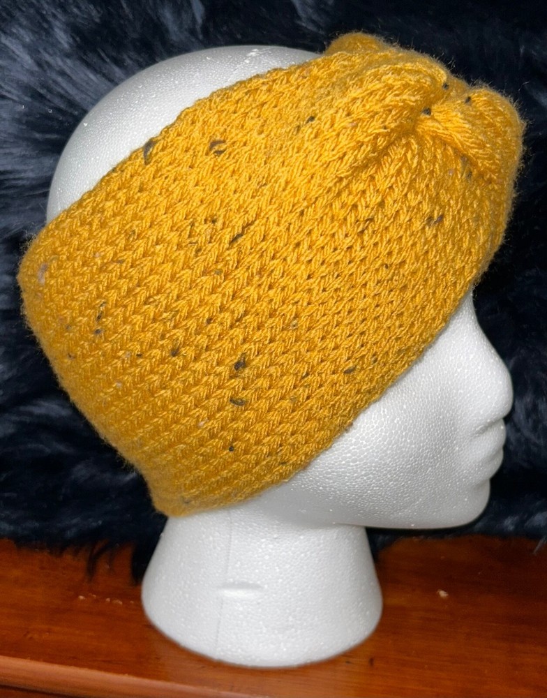 HANDMADE KNITTED EAR WARMER