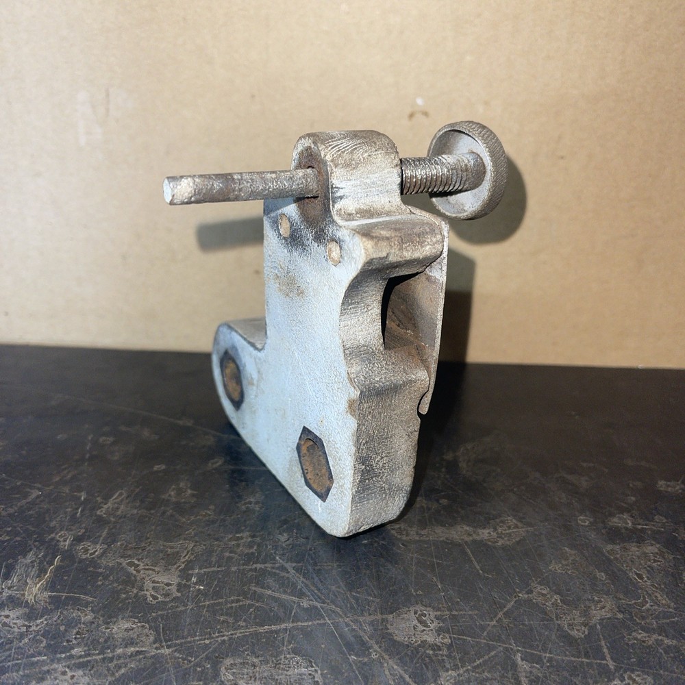 2 1/2HP Waterloo Contract Engine Push Rod Guide Holder Block Hit Miss Engine