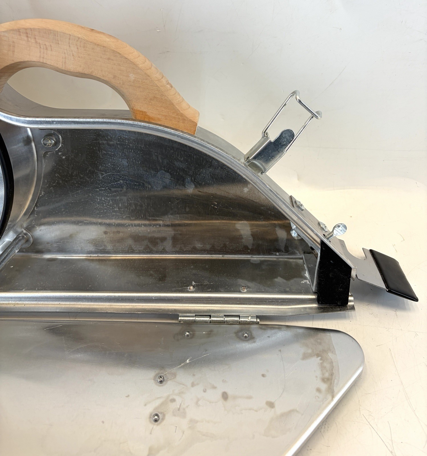 Anvil 8 3/4 in Quick Load Aluminum Drywall Taper Banjo W/ Wooden Handle DTBA-HD