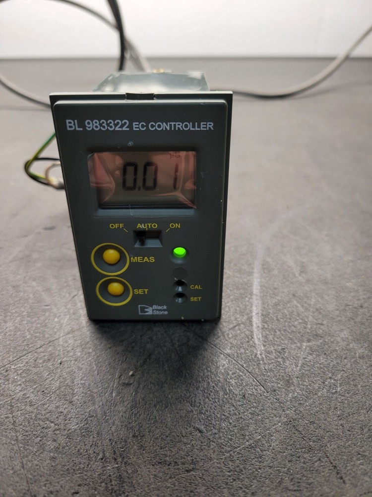 Hanna Instruments Black Stone BL983322 EC Controller.