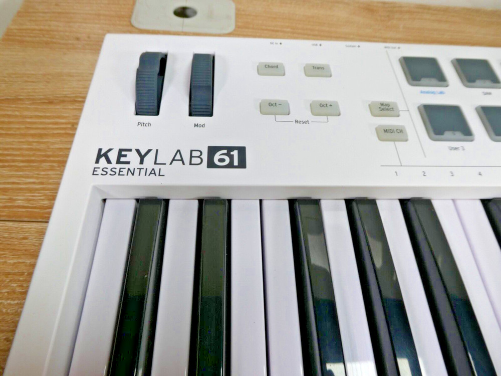 Arturia Keylab 61 Essential USB/MIDI Controller