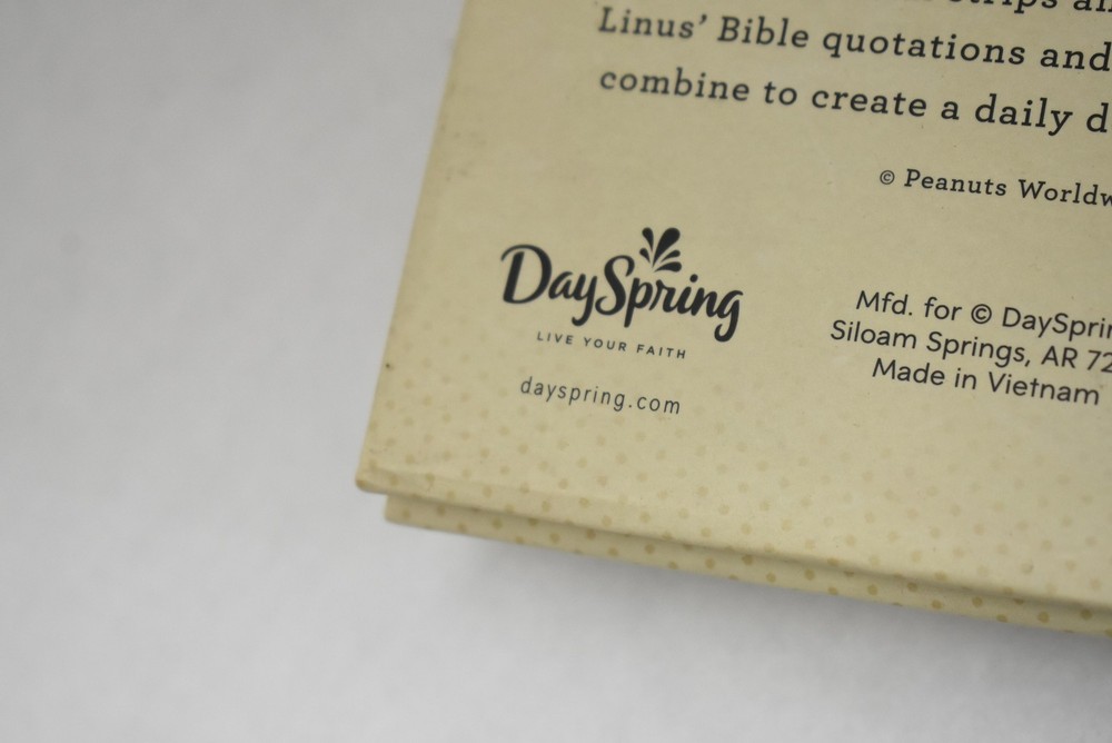 DaySpring Peanuts Snoopy Smiles Blessings Note Pad Comic Strips Fun & Curiosity