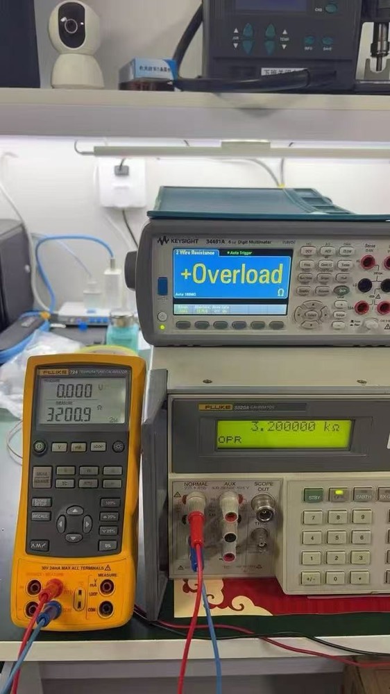 Fluke 724 Temperature Calibrator Fluke724