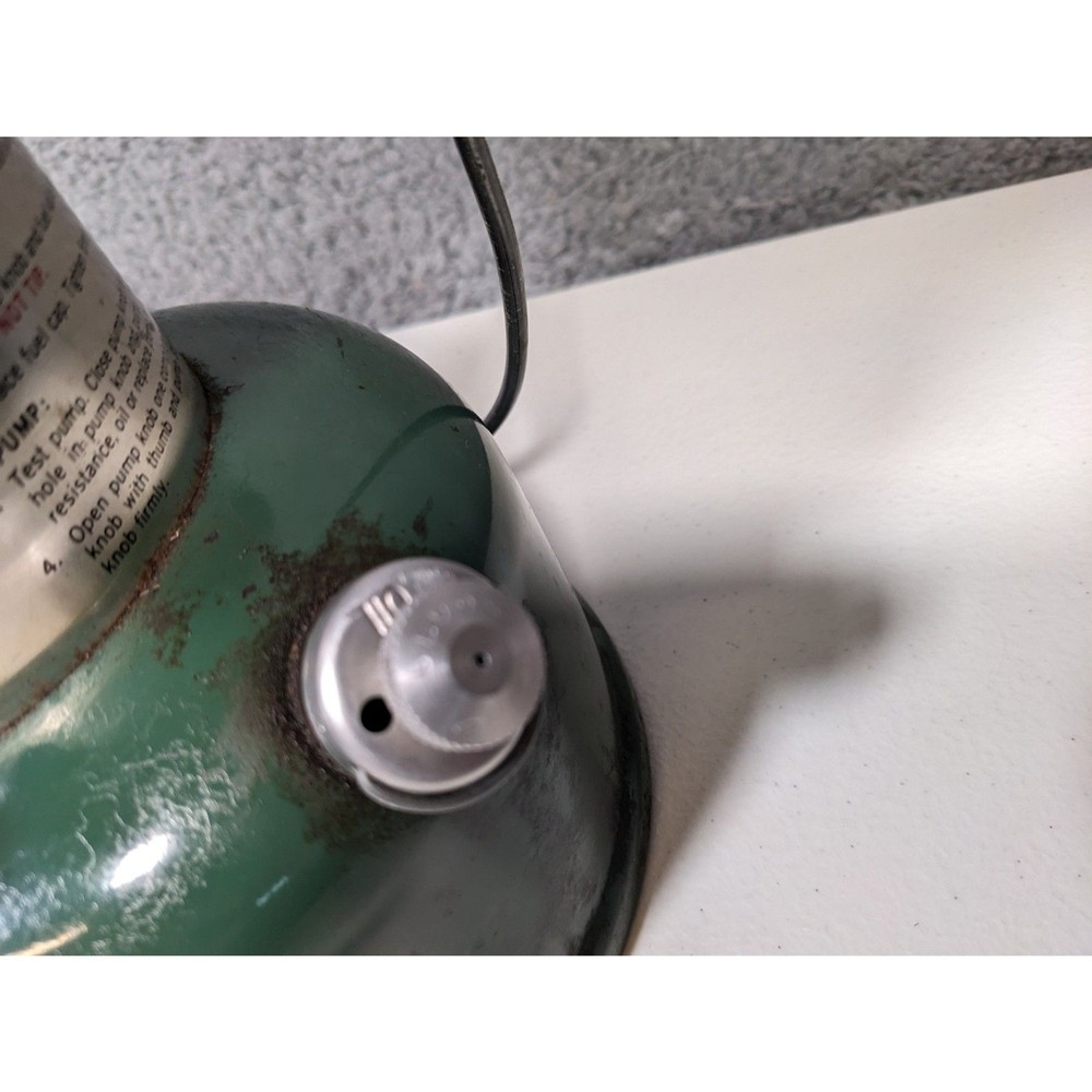Vintage 70's Coleman Lantern Model 220H