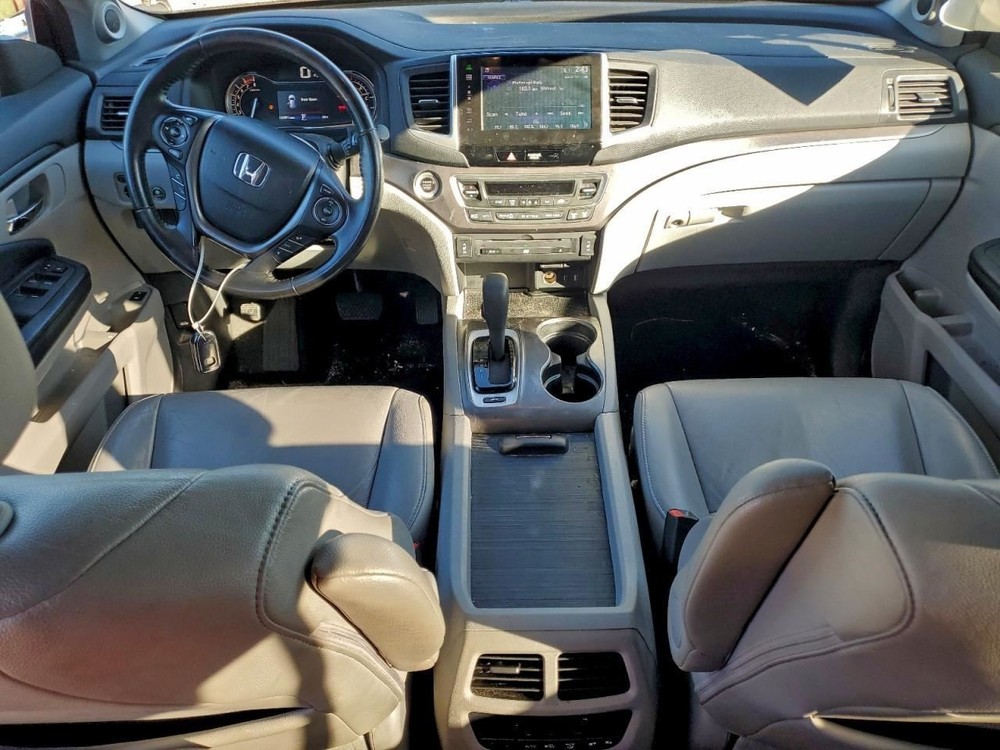 PILOT 2016 Glove Box 4993774