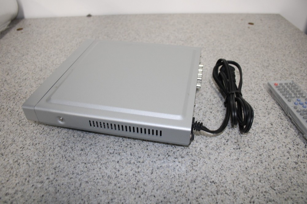 SuperSonic DVD / VCD / CD / MP3 Player SC-22D w/ remote