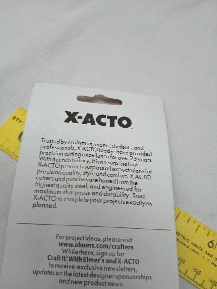 X-acto X2012 Zig-Zag/X2011 Scallop Decorative Edge Scissors One Opened