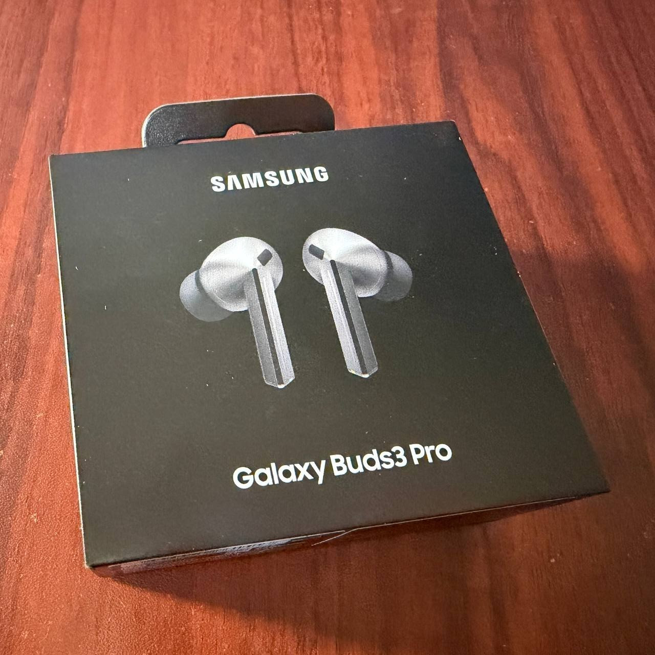 New Sealed - Samsung Galaxy Buds3 PRO In-Ear Noise Cancelling True Wireless