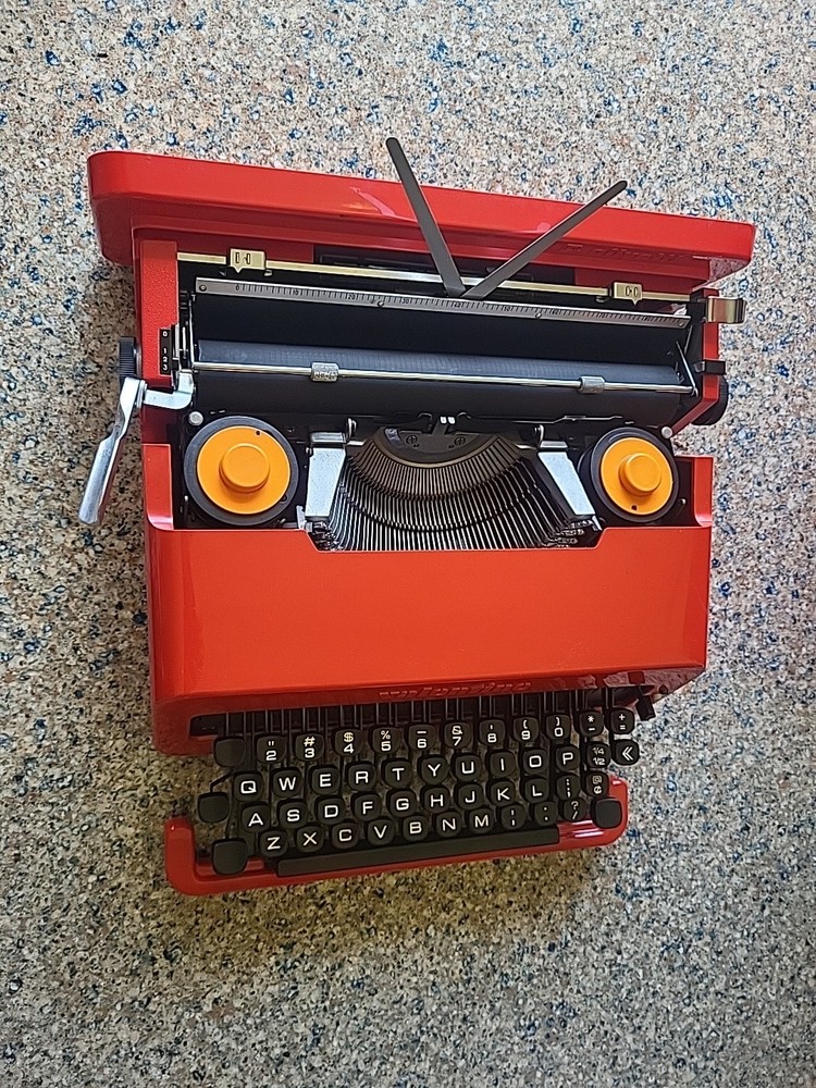 Olivetti Red Valentine S Red Manual Typewriter Nice Working Condition Read