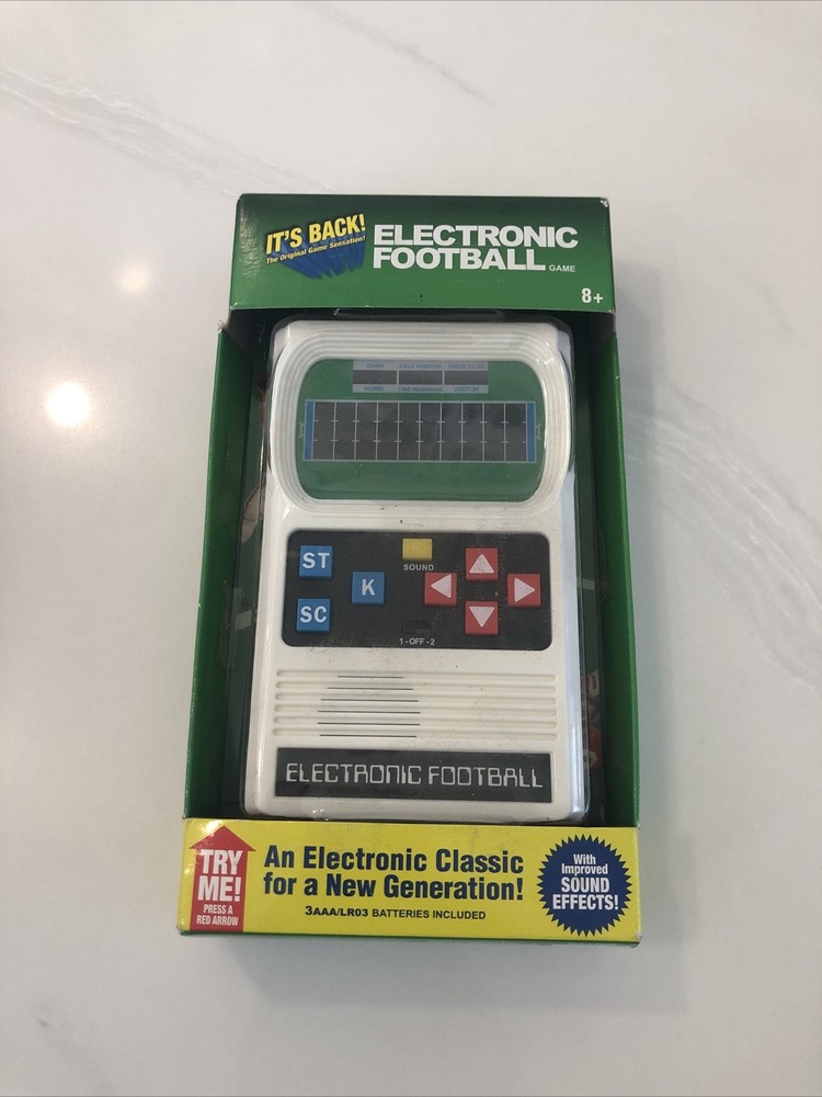 💎2016 Mattel Electronic Football Game Classic Handheld – Basic Fun – In Box💎