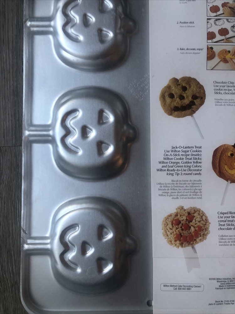 Baking-,Halloween-Wilton Jack-O-Lantern Cookie Pan 2006
