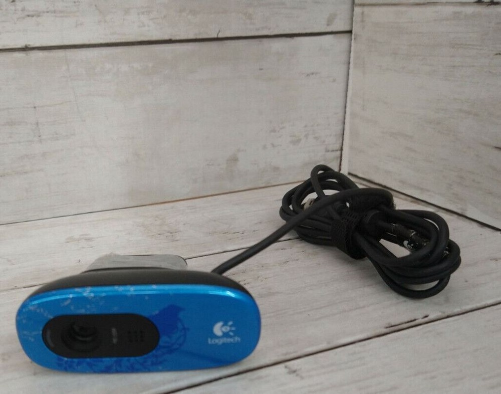 Logitech HD Webcam 720p Model V-U0018 Built In Microphone USB Camera