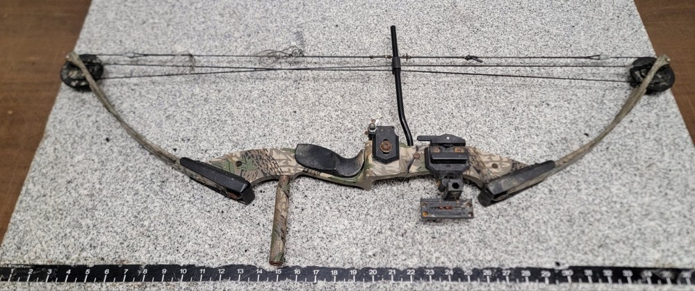 PSE Nova Compound Bow RH Right-Handed 65# Draw Weight